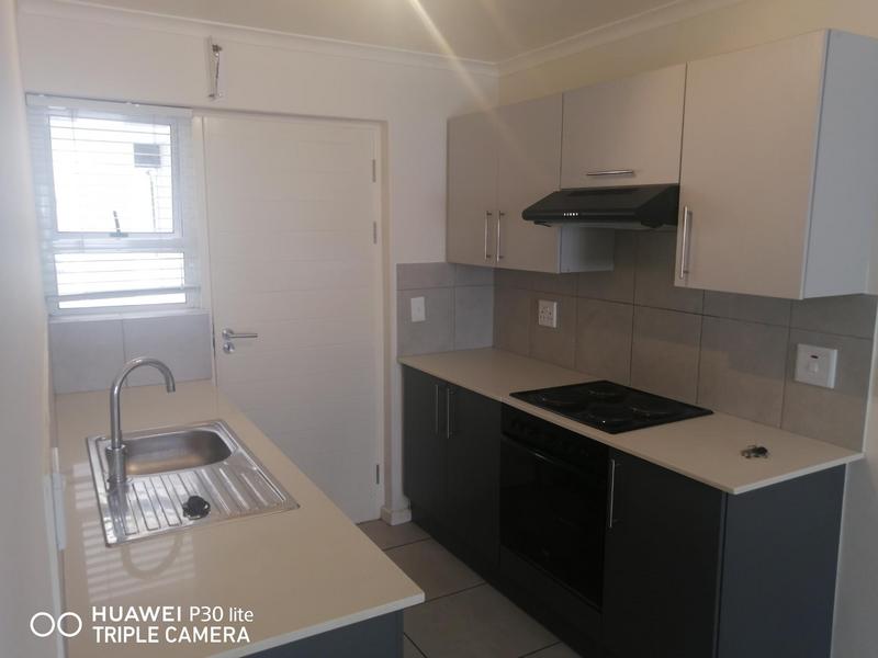 To Let 2 Bedroom Property for Rent in Heathfield Western Cape